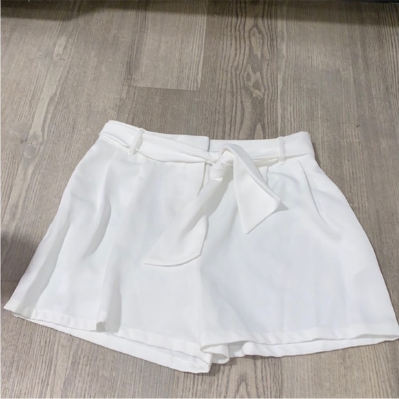 Women White shorts - Picture 1 of 3